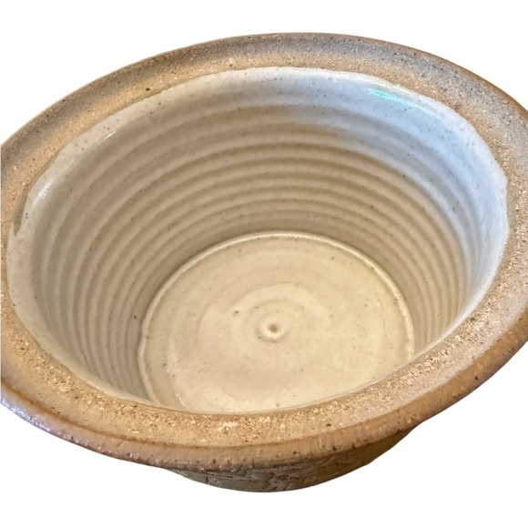 Handmade Studio Pottery Lidded Bowl with Floral Top - Picture 11 of 13